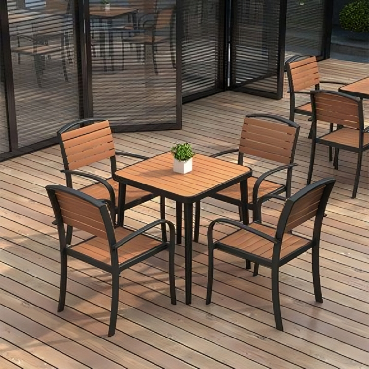 OUTDOOR RESTAURANT FURNITURE